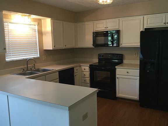 5th image of 528 River Pebble Dr