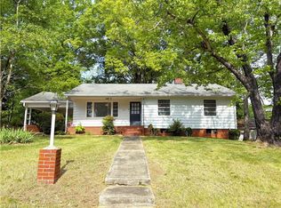 106 N 11th Ave, Mayodan, NC 27027