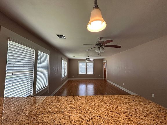 5th image of 237 E Garza St