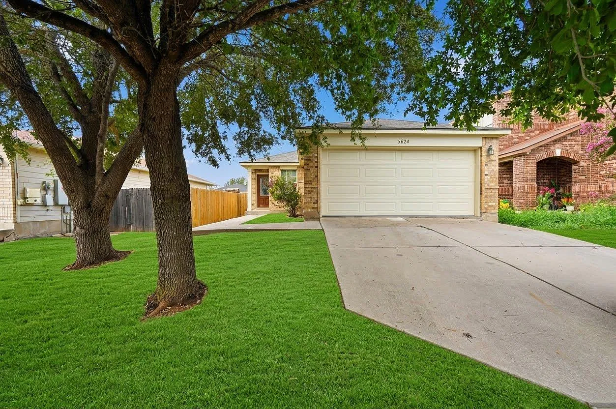 3 bed, 2.0 bath, 1342 sqft, $1,855 — Photo 3
