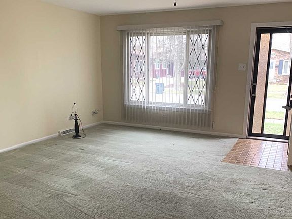 5th image of 434 N Pleasant Dr