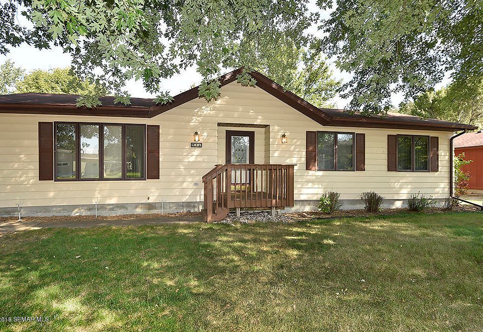 1st image of 916 10th Ave NW