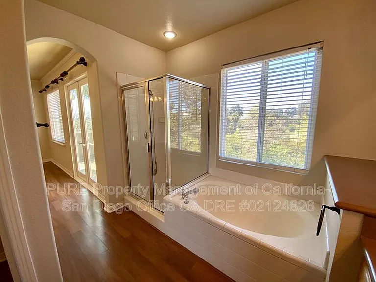 1341 E J St E — Photo 11