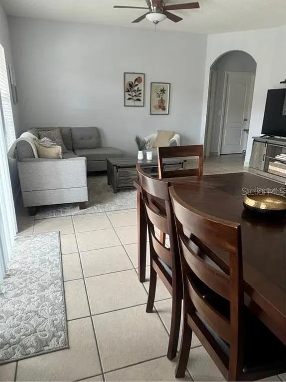 2 bed, 2.0 bath, 1273 sqft, $1,800 — Photo 2