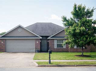 609 Buffalo Ln, Springdale, AR 72764