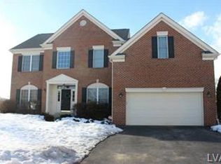 5347 Greenbriar Dr, Bethlehem, PA 18017