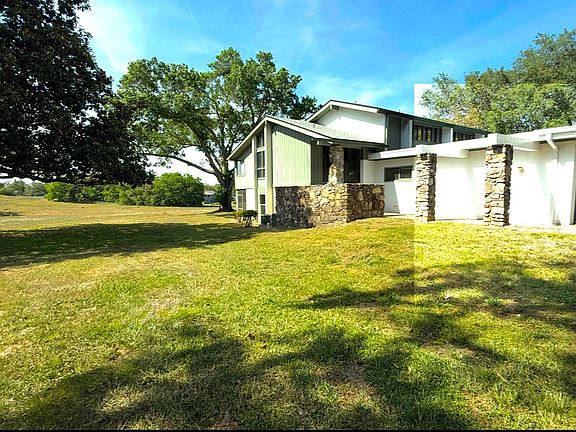 4th image of 19 Robyn Ln