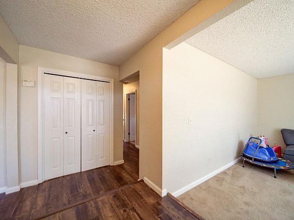 4th image of 5102 Carriage Court