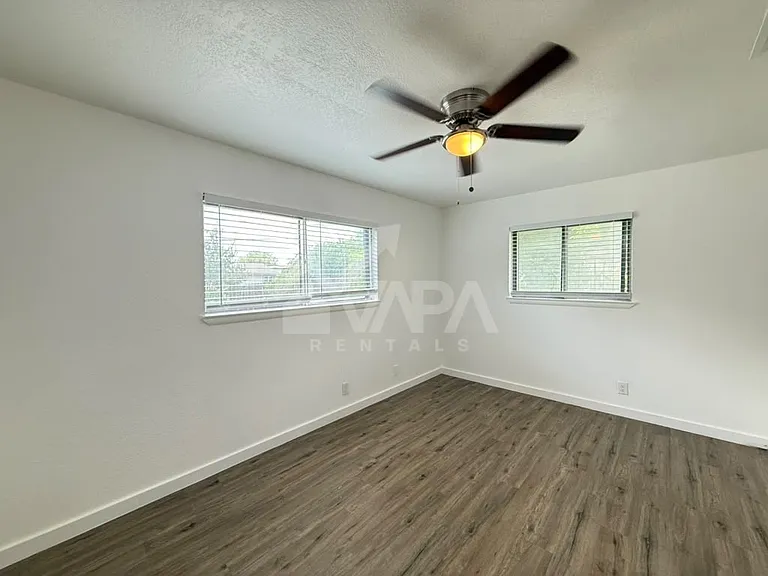 415 Solar Dr — Photo 7