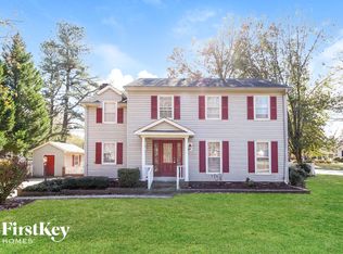 6 Old Farm Ct, Greensboro, NC 27407