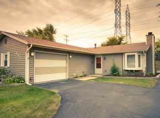 821 Oakton Ave, Romeoville, IL 60446