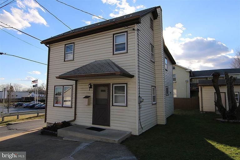 1st image of 413 Vine St
