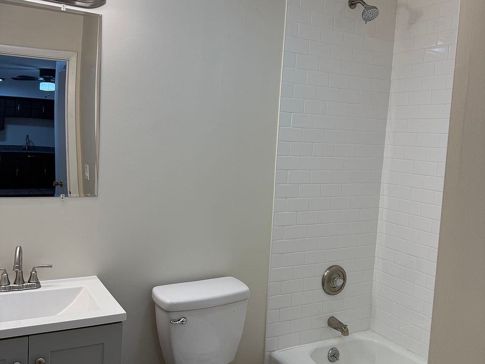 2nd image of 131 W Ellis Ave APT 8