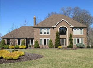478 Countryside Dr, Broadview Heights, OH