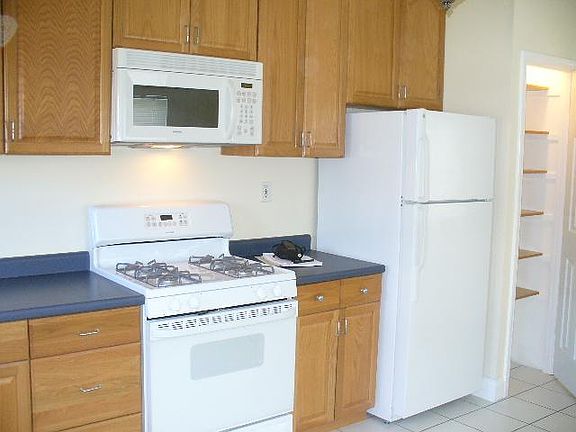 4th image of 4453 Bingham Ave