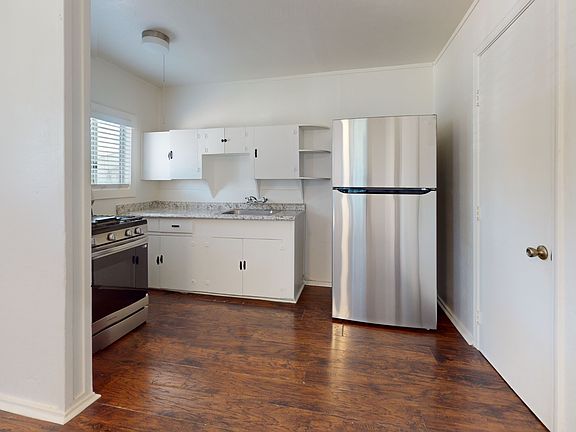 2nd image of 630 Bird St APT 1