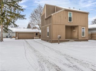 360 Stull Ave, Akron, OH 44312