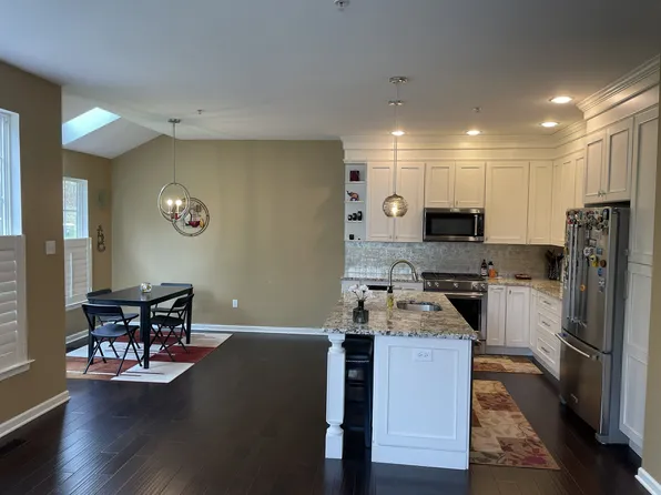 168 Fringetree Dr, West Chester, PA 19380
