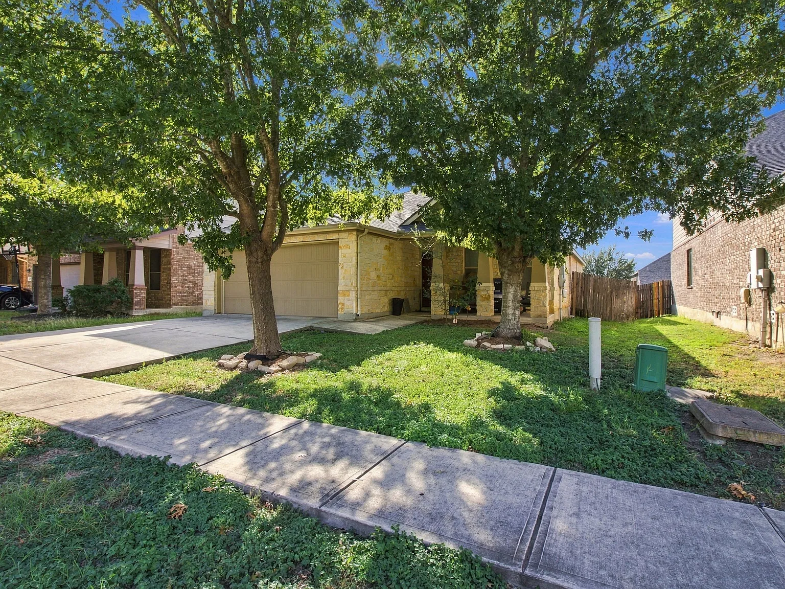 3 bed, 1565 sqft, $1,650 — Photo 3