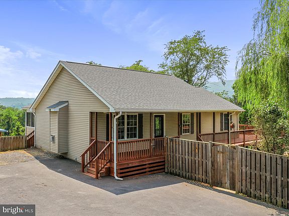 2nd image of 211 Apple Orchard Dr