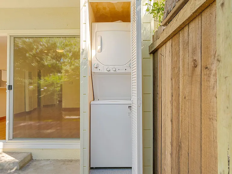 1701 Washington Way #2 — Photo 16