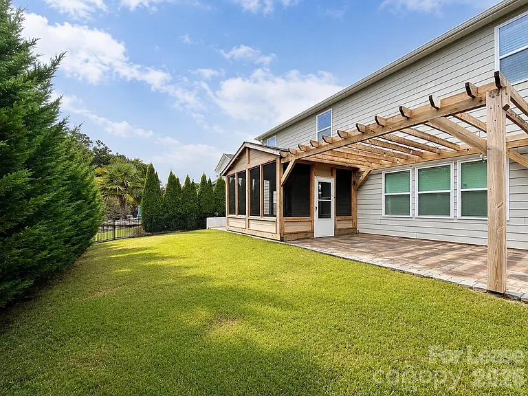 2025 Fuschia Ct — Photo 16