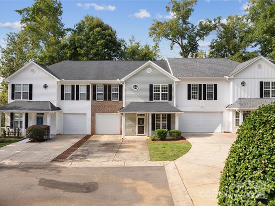 729 Torrey Pines Ln, Fort Mill, SC 29715