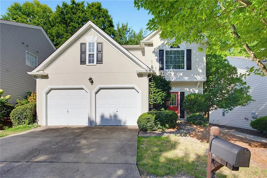 3 bed, 2.5 bath, 2004 sqft, $2,950 — Photo 2