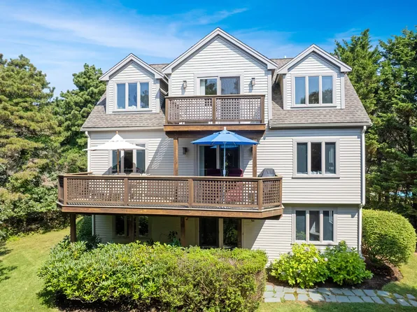 23 Thaxter Ln, Edgartown, MA 02539