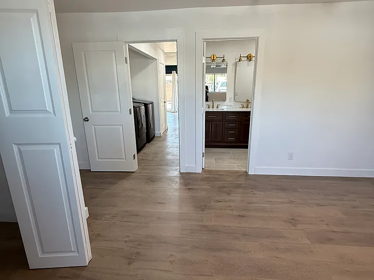 Ensuite 1 at end of Hallway