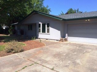 1056 Aspen St, Medford, OR 97501