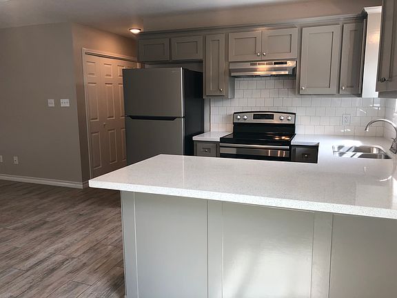 3rd image of 2011 Kerria Ave APT 6