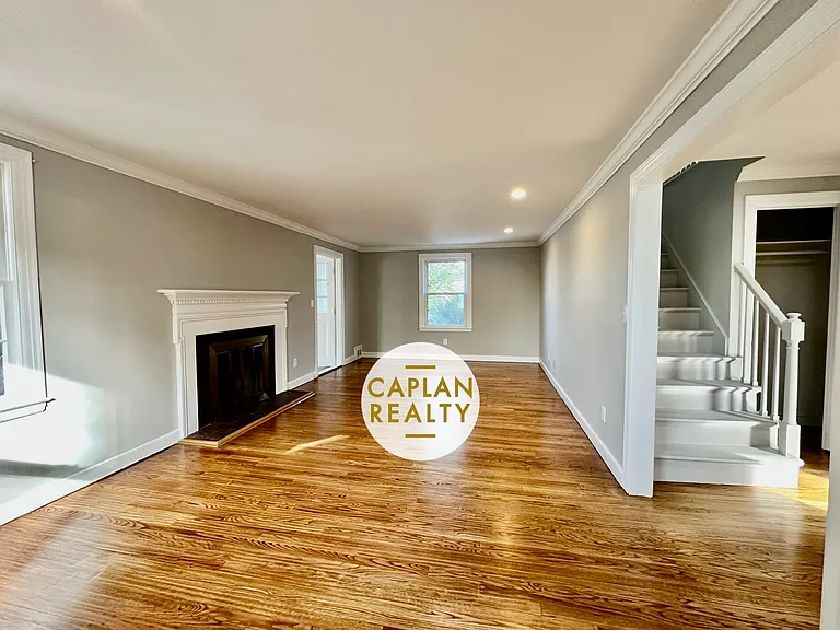29 Wellington Rd — Photo 2