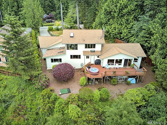3rd image of 871 E Beach Dr
