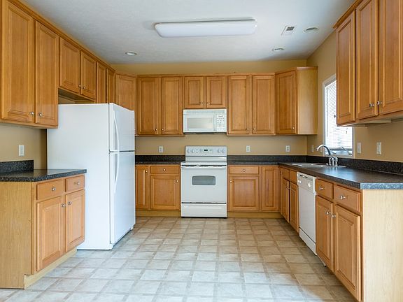 3rd image of 2313 Kendall Ln
