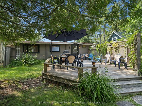 5th image of 1046 Golden Point Rd W