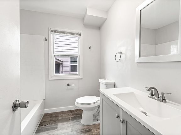 4th image of 21237 Beechwood Ave