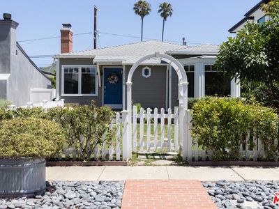 3554 Redwood Ave, Los Angeles, CA, 90066