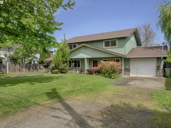1520 E Washington Ave, Cottage Grove, OR 97424