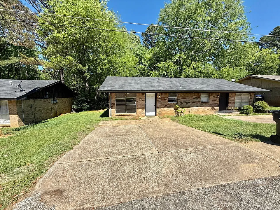 2918 Bernice Dr