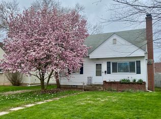 879 Chestershire Rd, Columbus, OH 43204