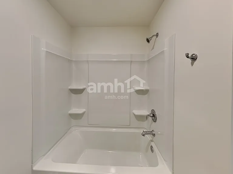 889 Carnaby Ln — Photo 22