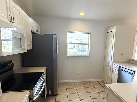 5th image of 2740 Trianna St