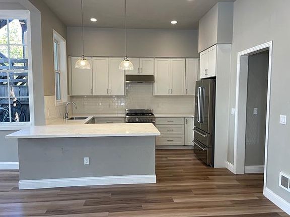 2nd image of 896 22nd St