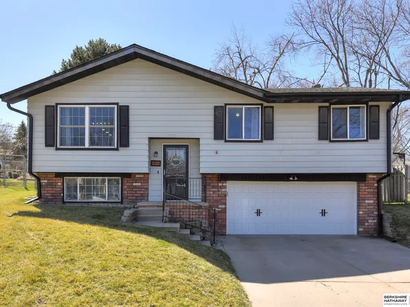 7914 Heather Ave, La Vista, NE 68128