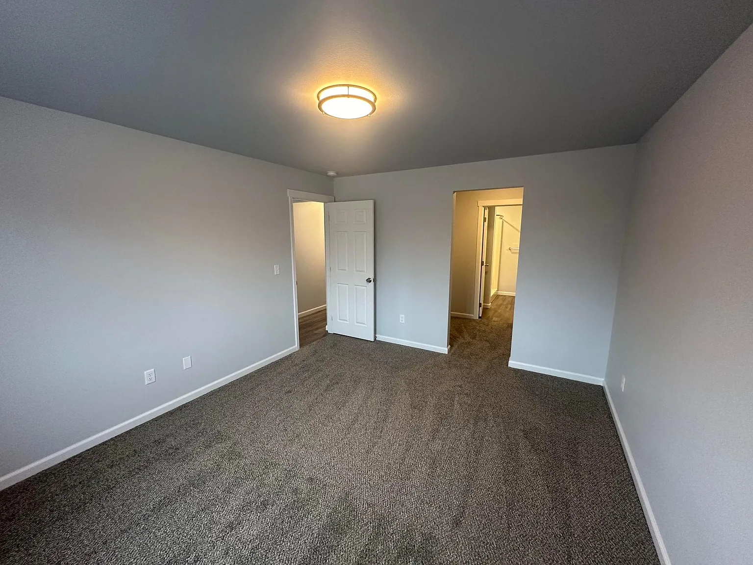 3 bed, 2.5 bath, 1575 sqft, $2,200 — Photo 4