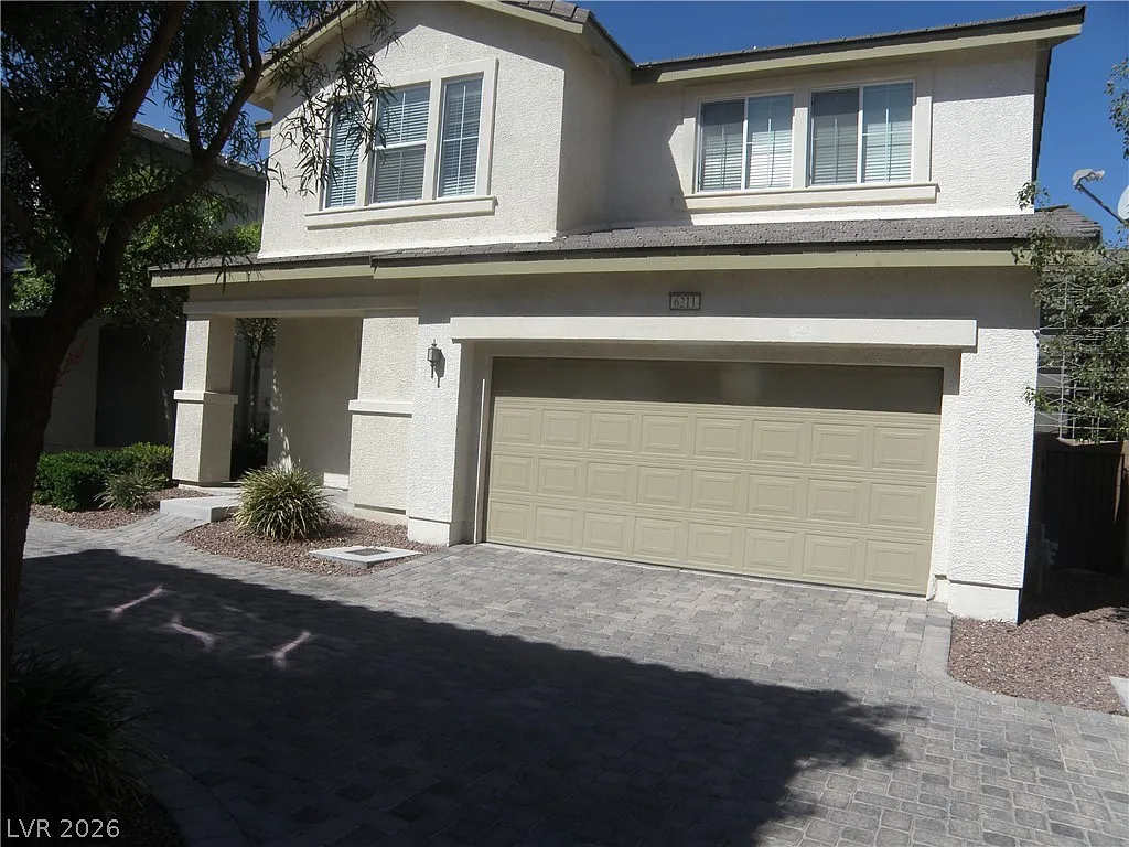 3 bed, 2.5 bath, 1595 sqft, $1,845 — Photo 2