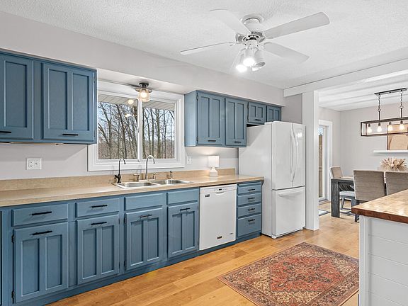5th image of 22531 Iverson Ln N