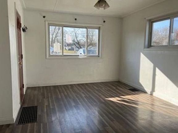 2nd image of 2932 Mounds Rd