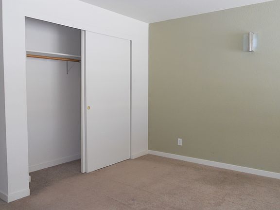 4th image of 68 McCoppin St APT 12